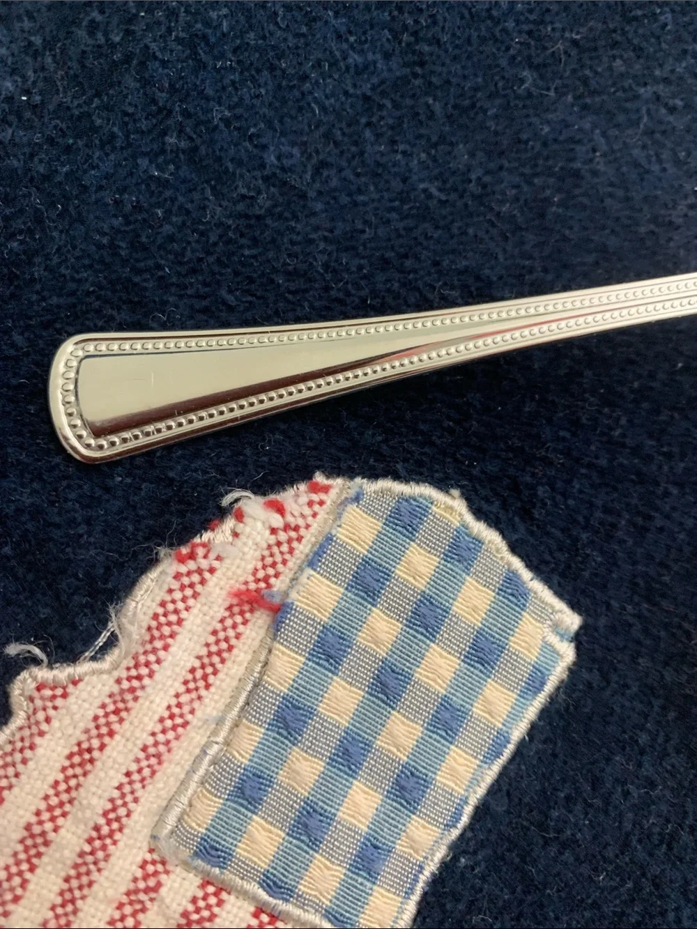 NWOT Oneida Needlepoint pattern S/12 Cocktail Forks 18/8 SS NWOT